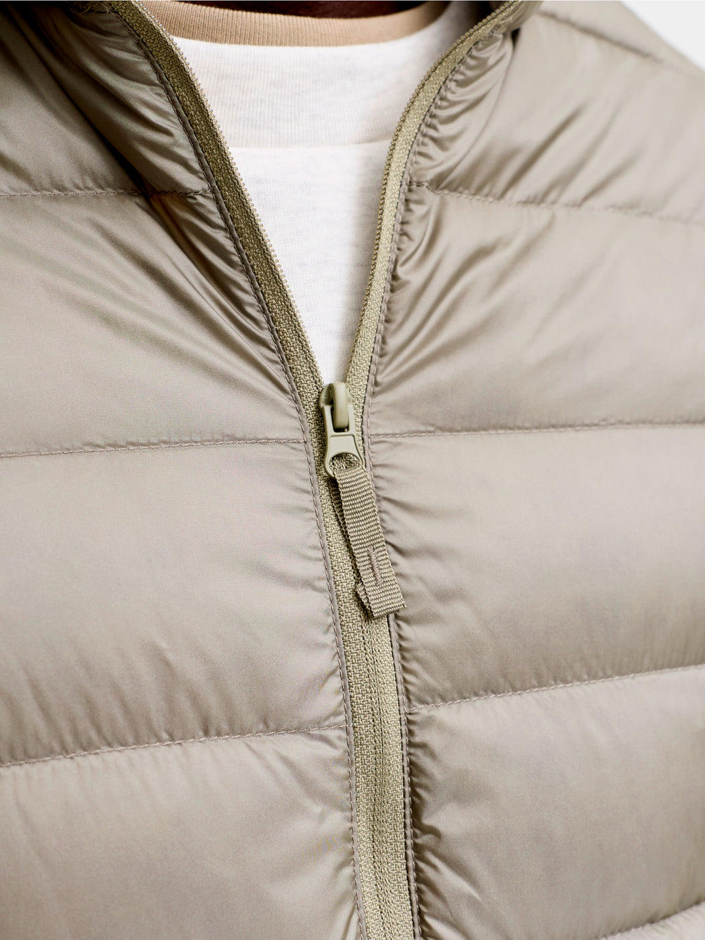 Piumino Jack & Jones Berg Verde con trapuntatura orizzontale 12299065 /Vetiver JACK & JONES 