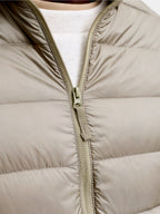 Piumino Jack & Jones Berg Verde con trapuntatura orizzontale 12299065 /Vetiver JACK & JONES 