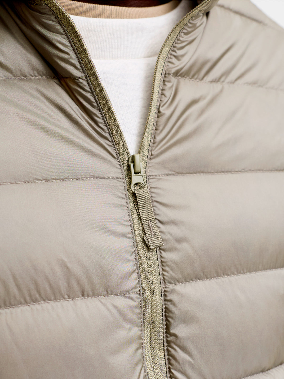 Piumino Jack & Jones Berg Verde con trapuntatura orizzontale 12299065 /Vetiver JACK & JONES 