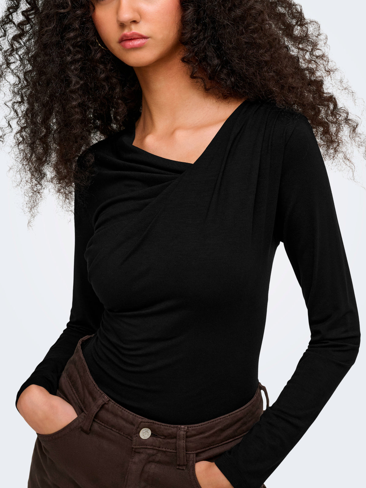 T-shirt JDY Irena Nero con scollo a V 15382786 /Black JDY 