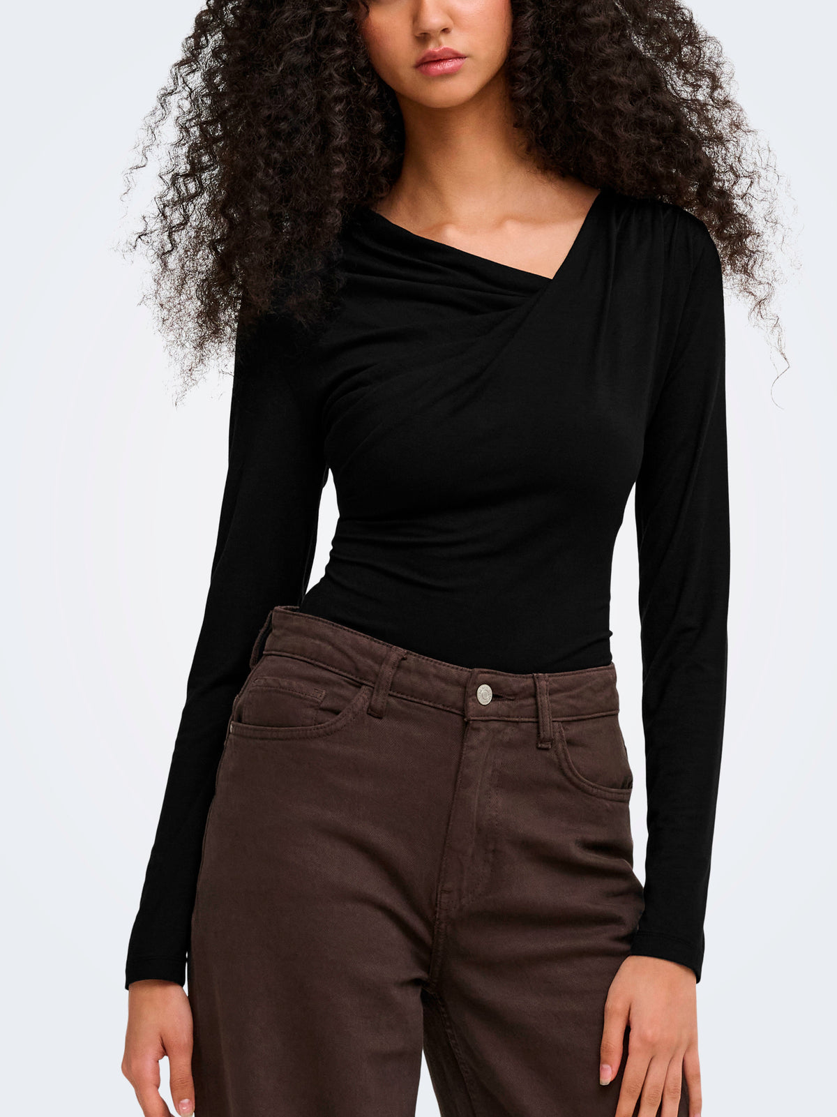 T-shirt JDY Irena Nero con scollo a V 15382786 /Black JDY 