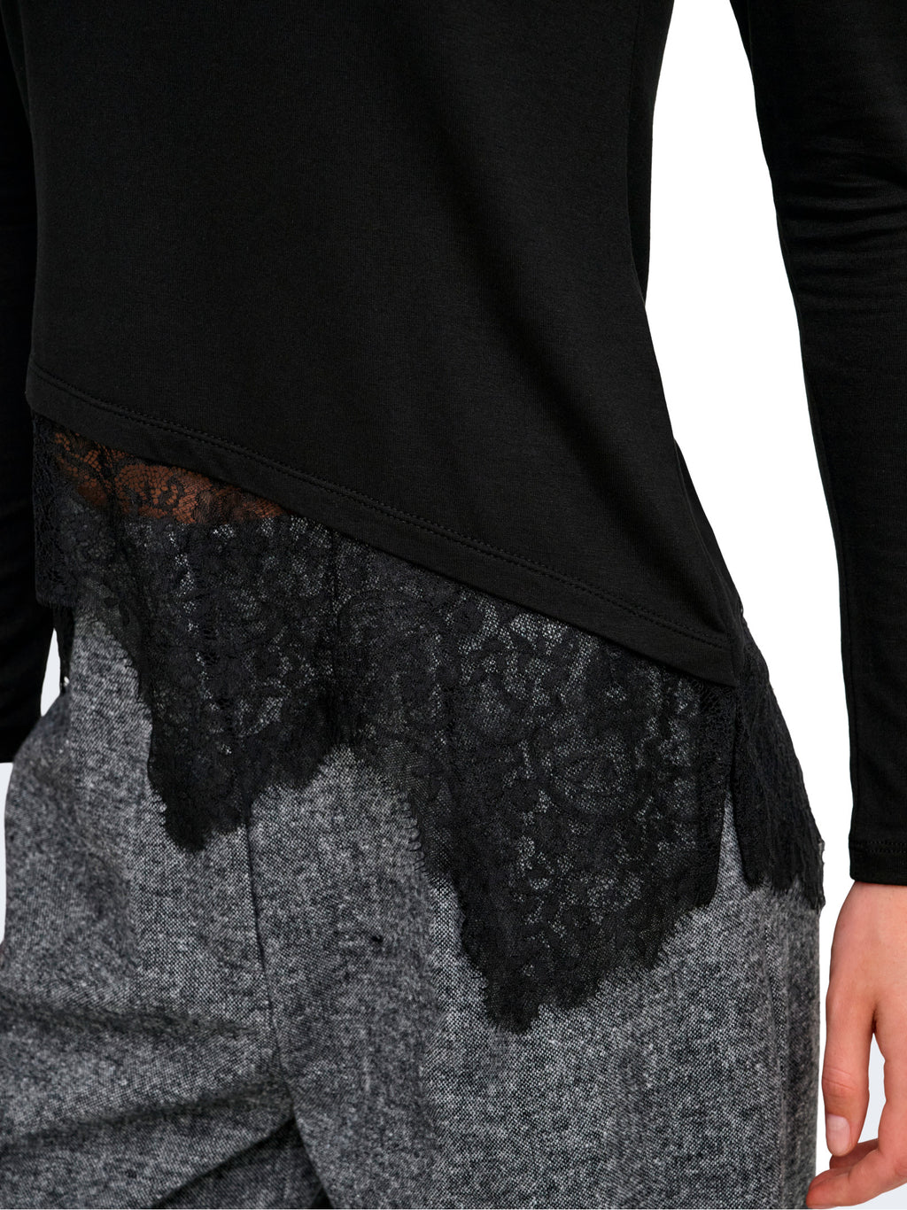 T-shirt Only Laila Nera con pizzo 15384850 /Black ONLY 