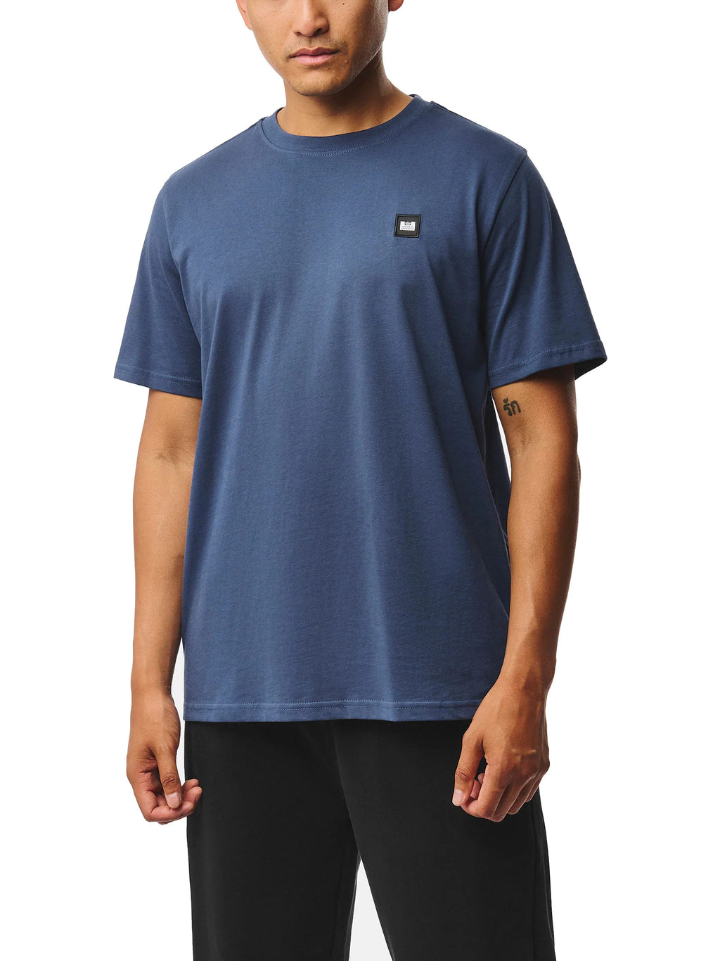 T-shirt Weekend Offender Blu con patch BROOKLANDS LAGOON WEEKEND OFFENDER 