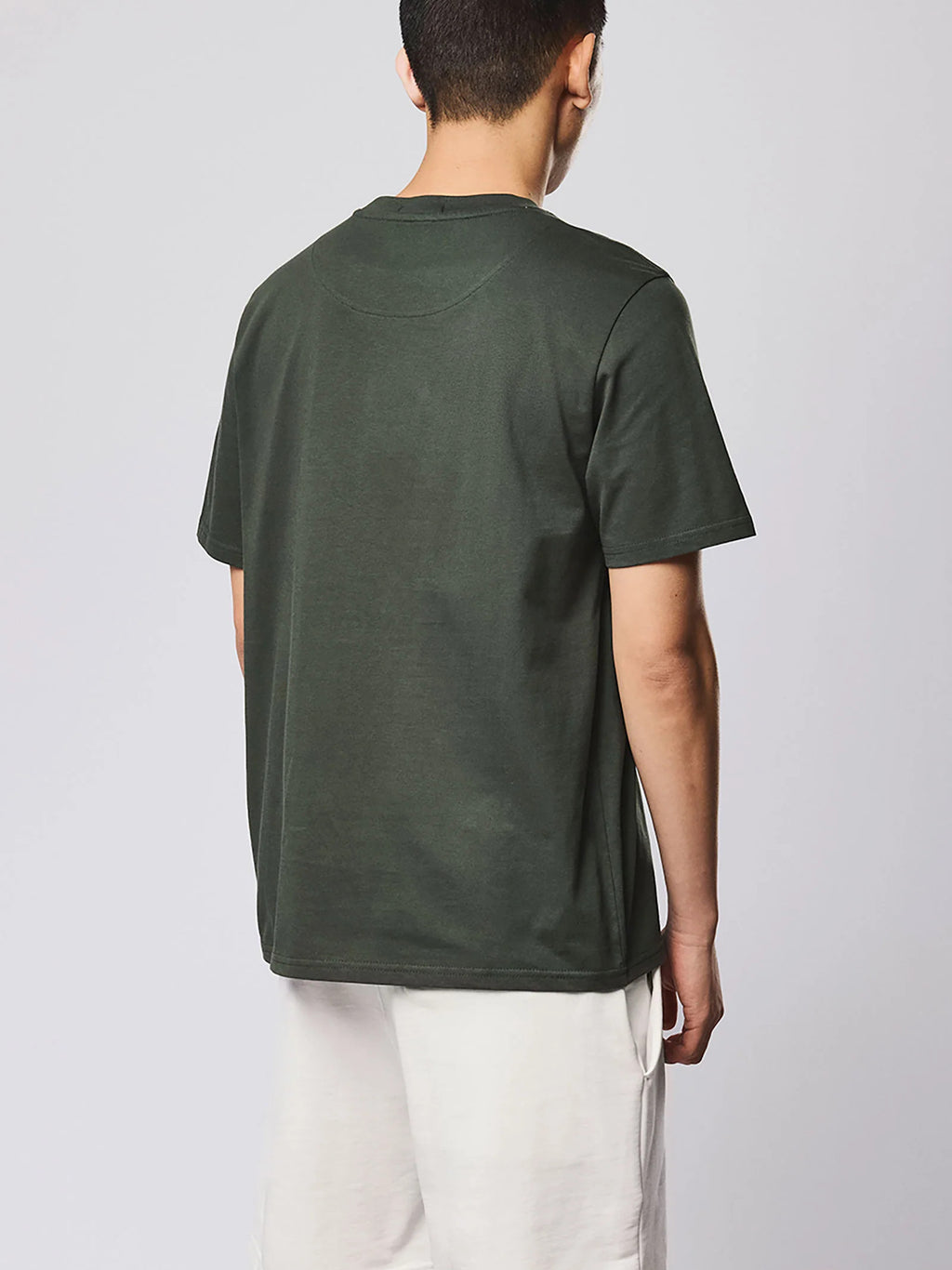 T-shirt Weekend Offender Verde con patch BROOKLANDS VERDE WEEKEND OFFENDER 