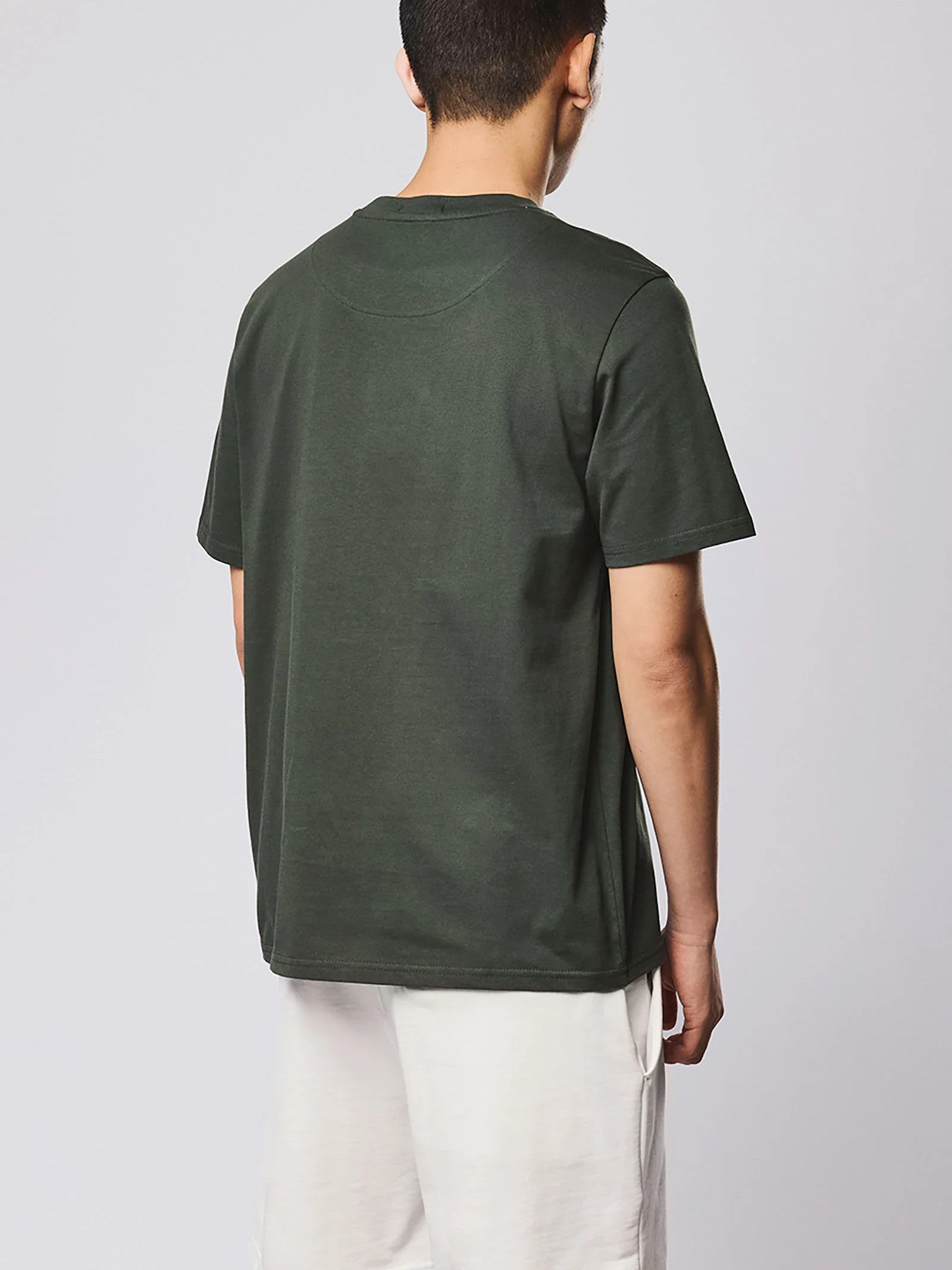T-shirt Weekend Offender Verde con patch BROOKLANDS VERDE WEEKEND OFFENDER 