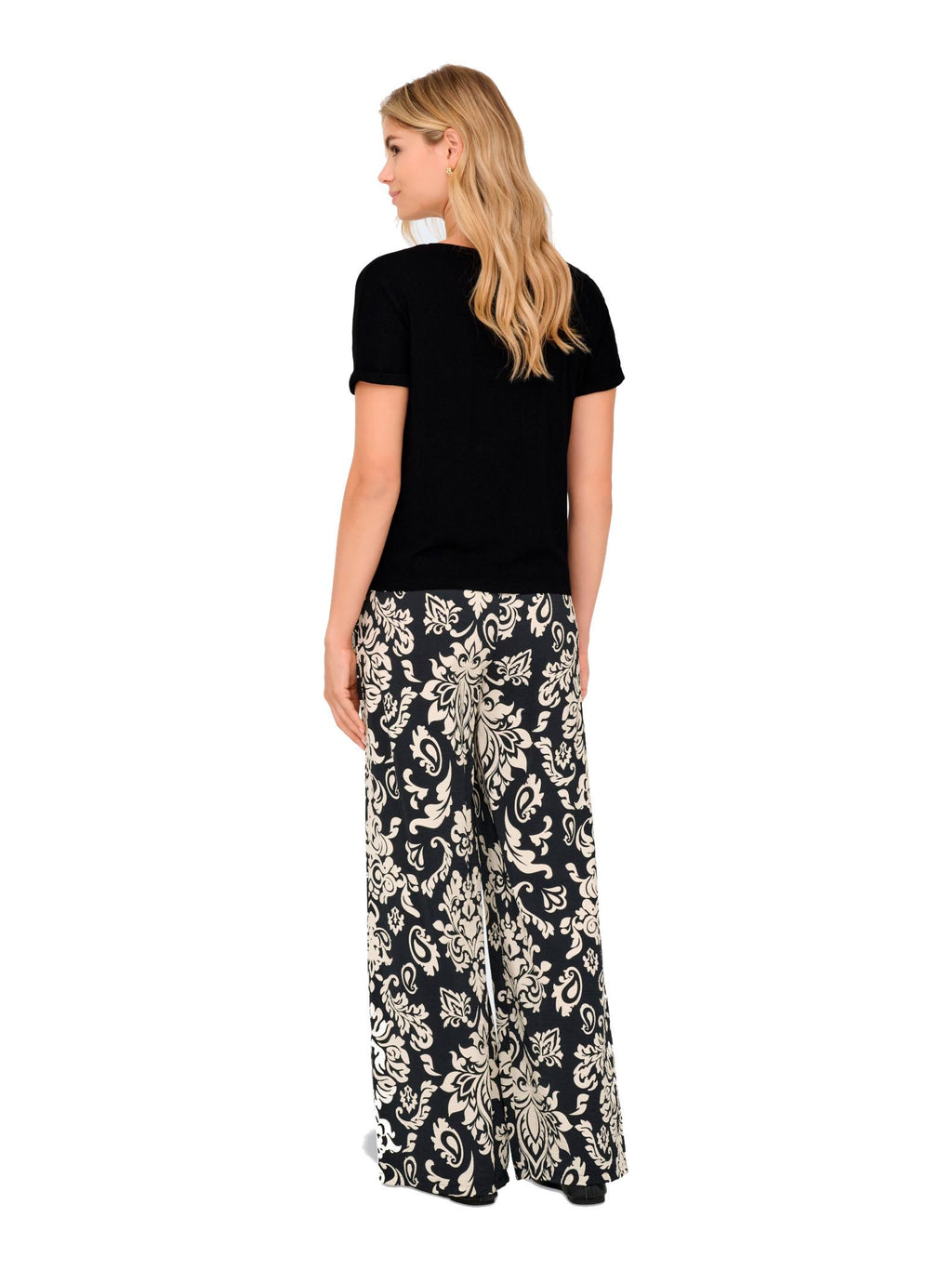 T-shirt JDY Sissy Nero con scollo a V 15364526 /Black JDY 