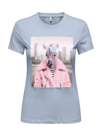 T-shirt Only Vibe Celelste con stampa 15291975 /Soft Chambray ONLY 