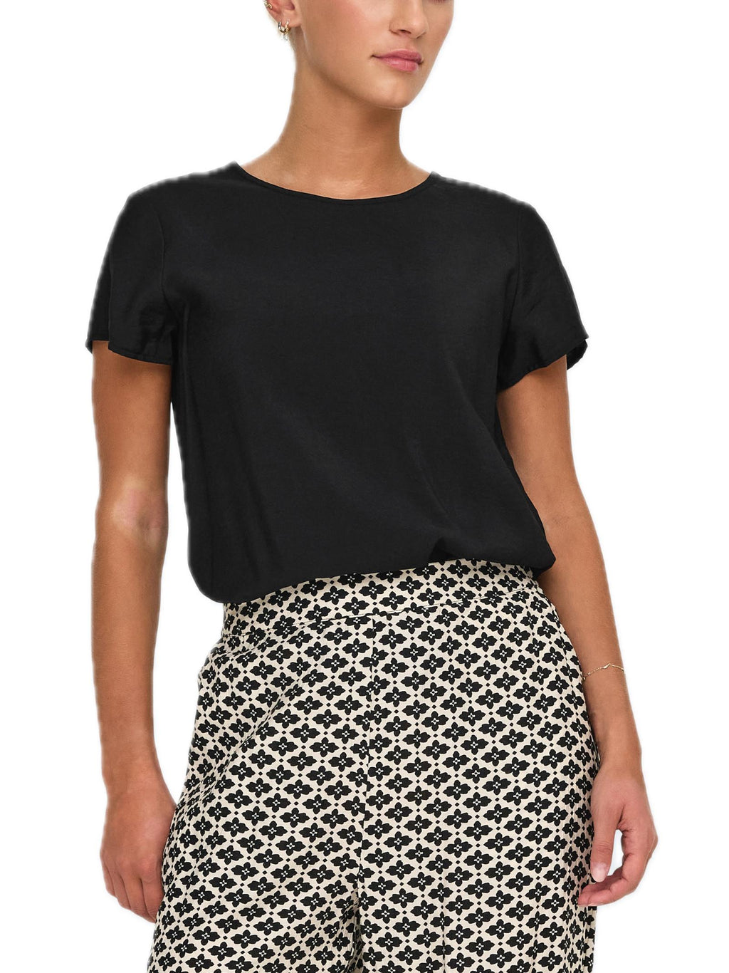 T-shirt Only Nero Sara a maniche corte 15339742 /Black ONLY 