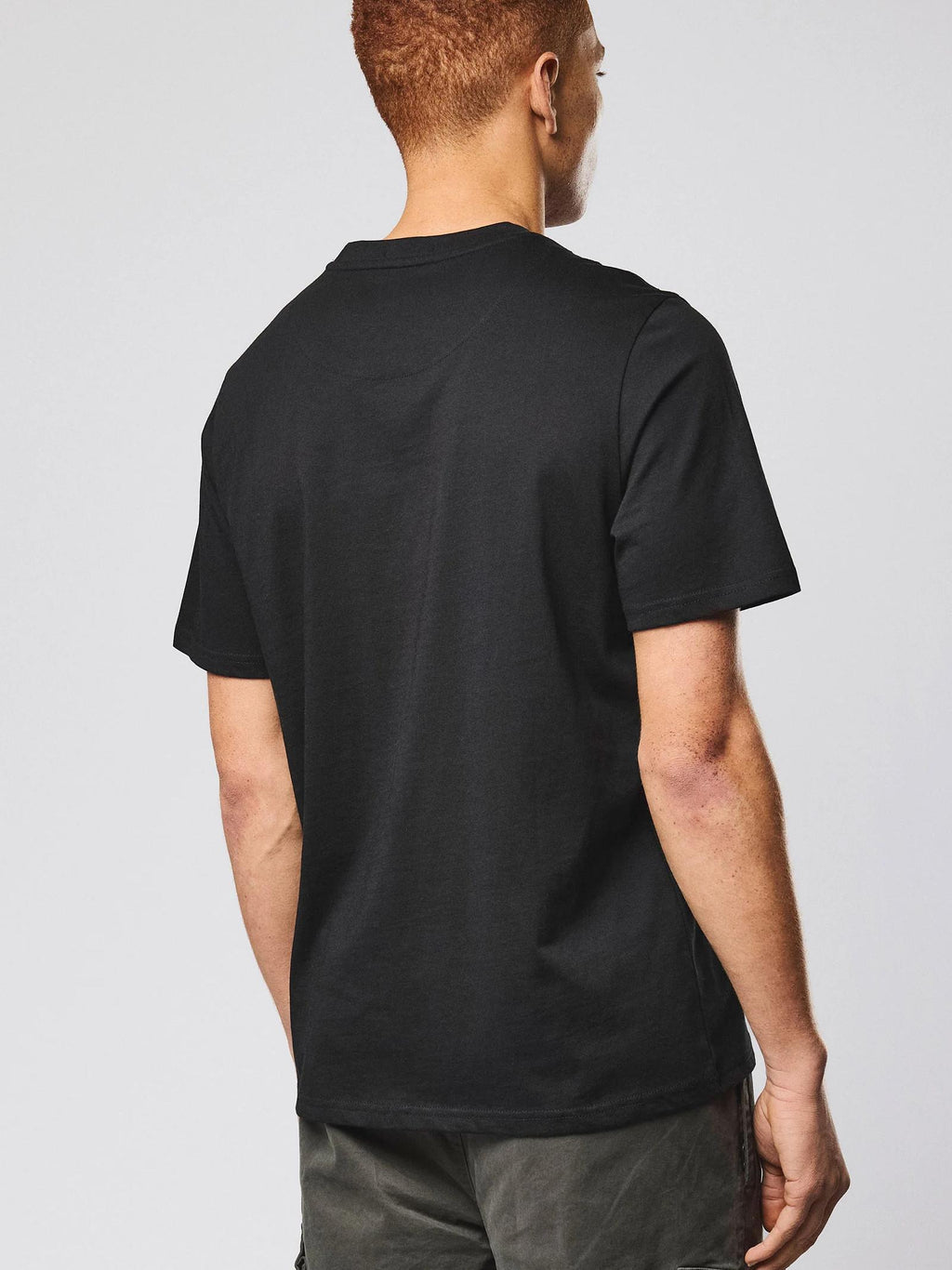 T-shirt Weekend Offender Nero con patch BROOKLANDS NERO WEEKEND OFFENDER 