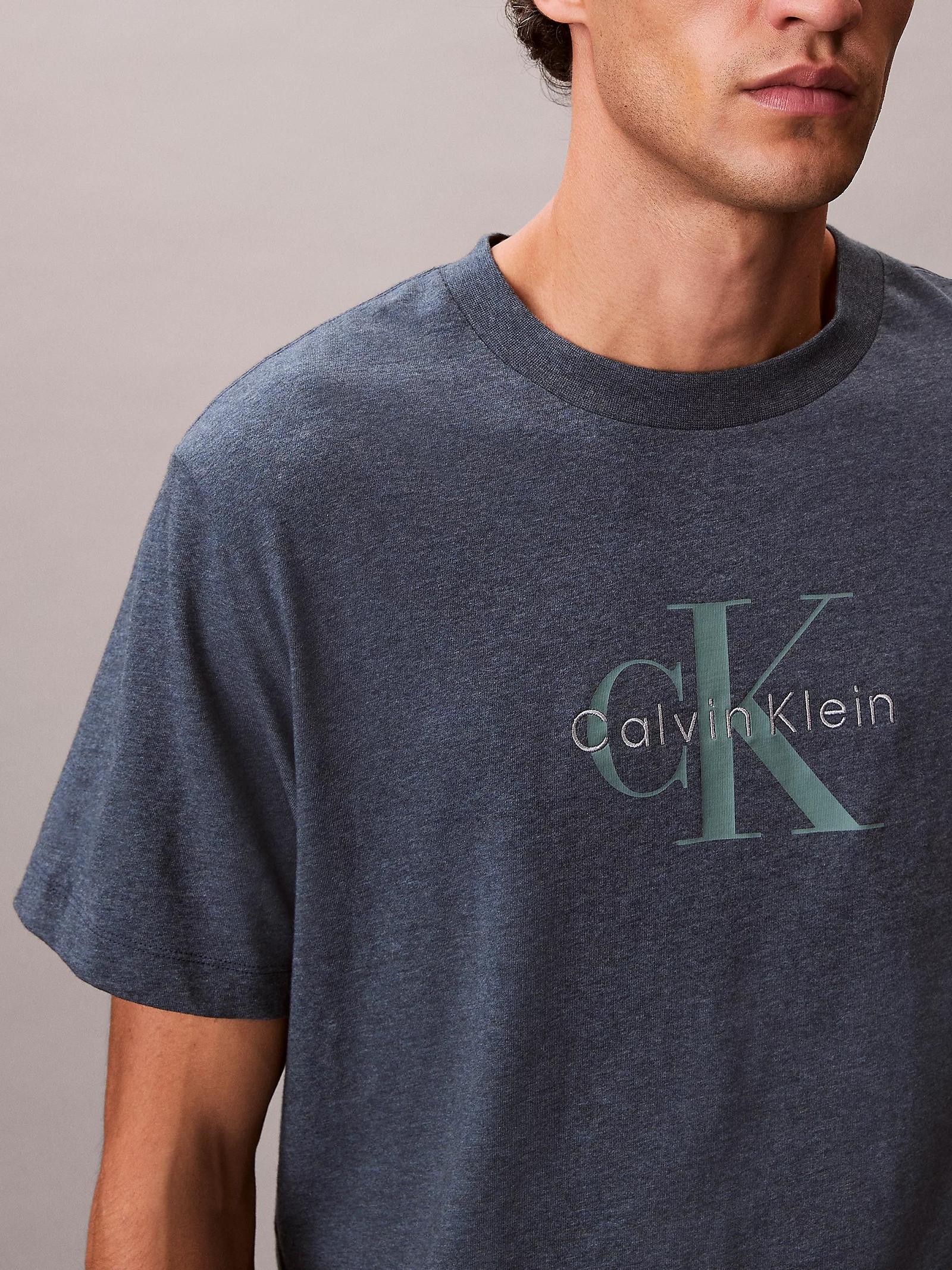 T-shirt Calvin Klein Blu polvere Monologo LV04RB862G R9F CALVIN KLEIN 