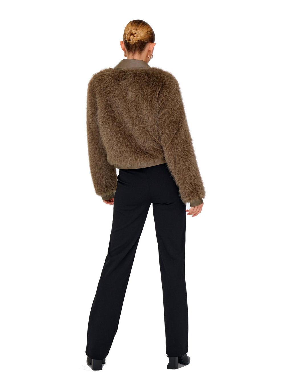 Giubbotto Only Yumi Nocciola con pelo 15356776 /Mountain Trail ONLY 