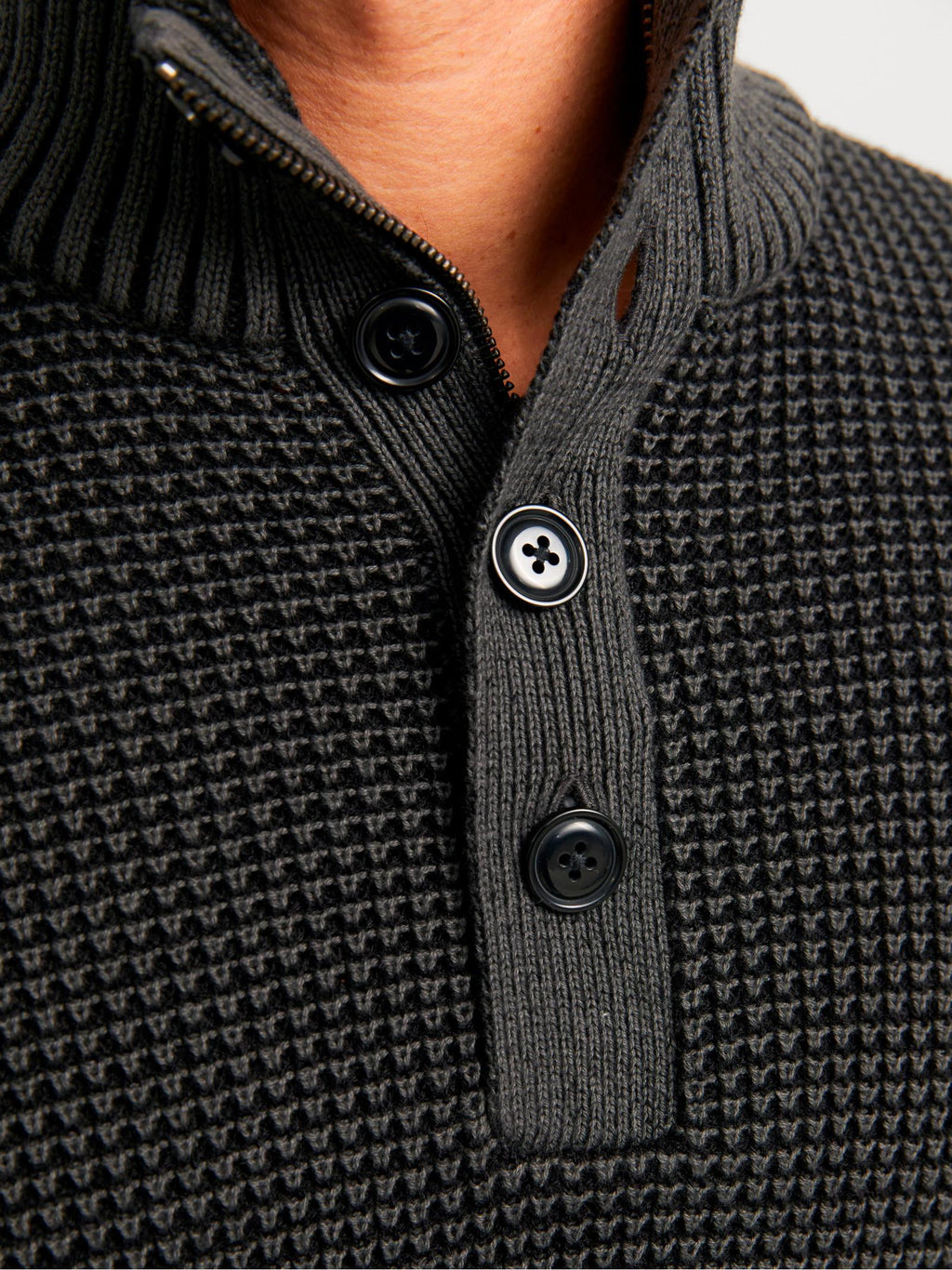 Maglia Jack & Jones Ethan Nero collo alto 12278965 /Black JACK & JONES 